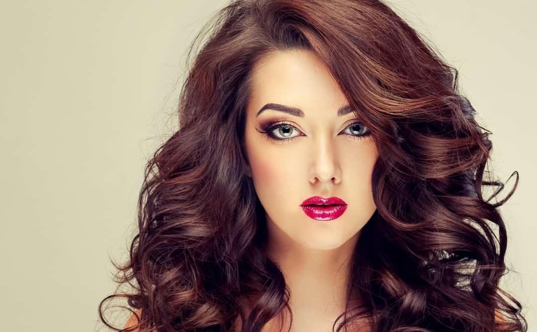 MANO'S MAKE OVER STUDIO AND ACADEMY KOOTHATTUKULAM