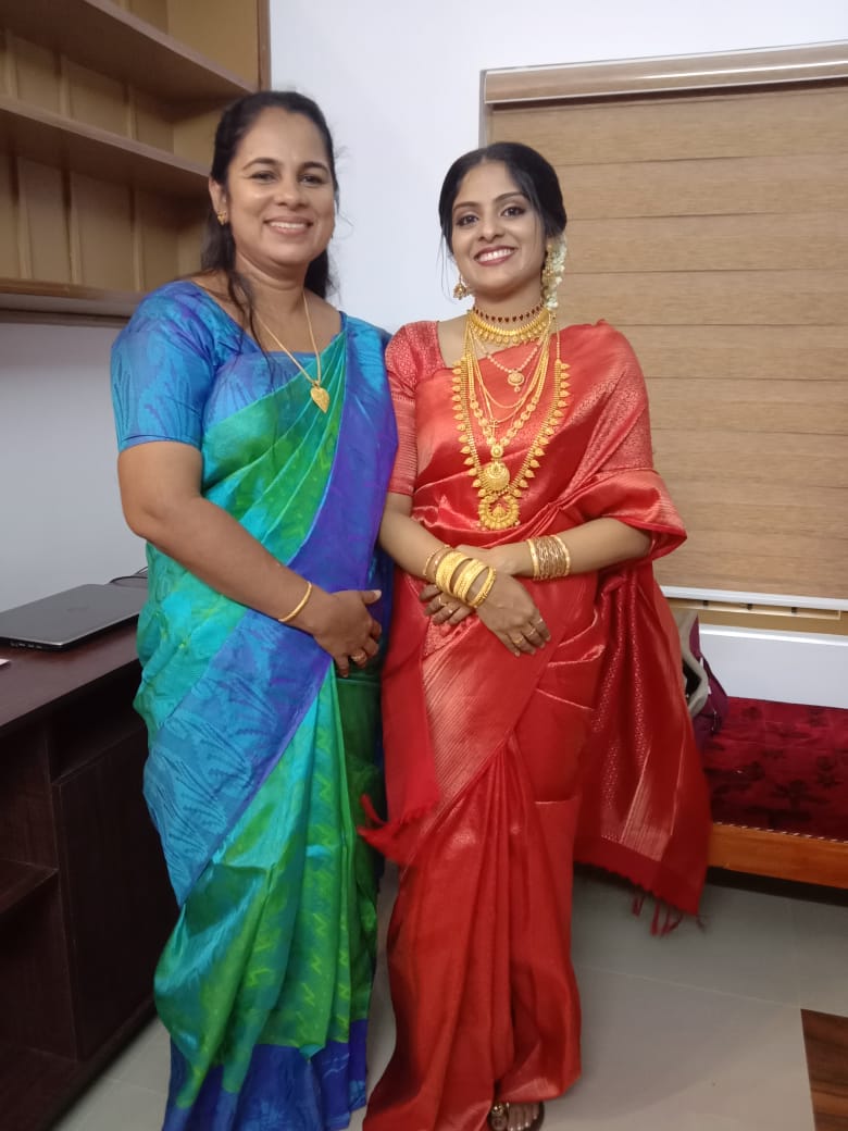 MANO'S MAKE OVER STUDIO AND ACADEMY KOOTHATTUKULAM